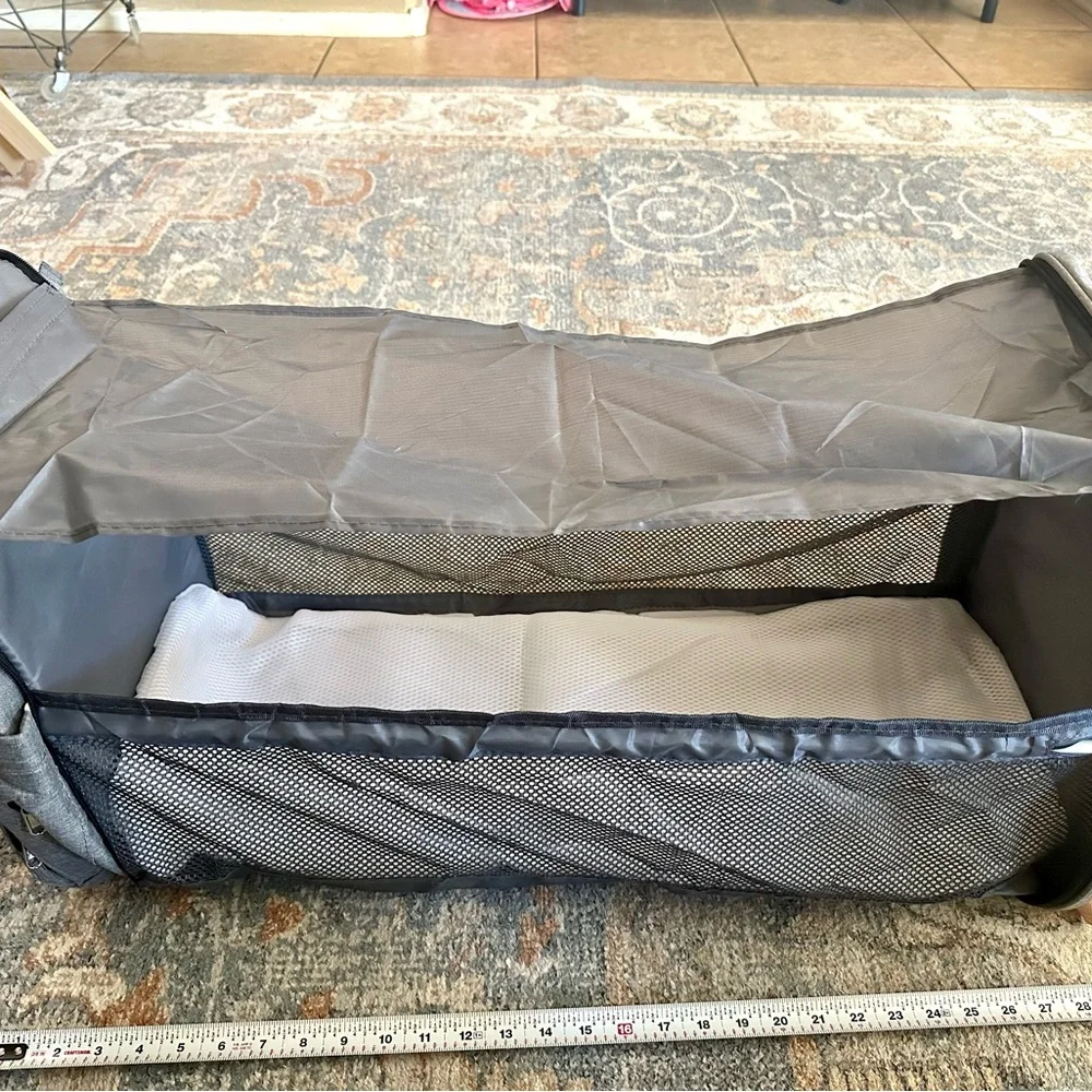 NWOT‎ Multi-Function Travel Diaper Bag / Changing Station / Privacy Sleep